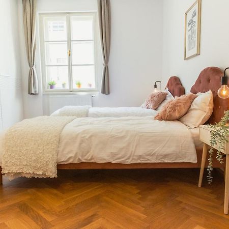 Top Location City Centre Condo In Historic Building With Free Garage Parking Ljubljana Ngoại thất bức ảnh