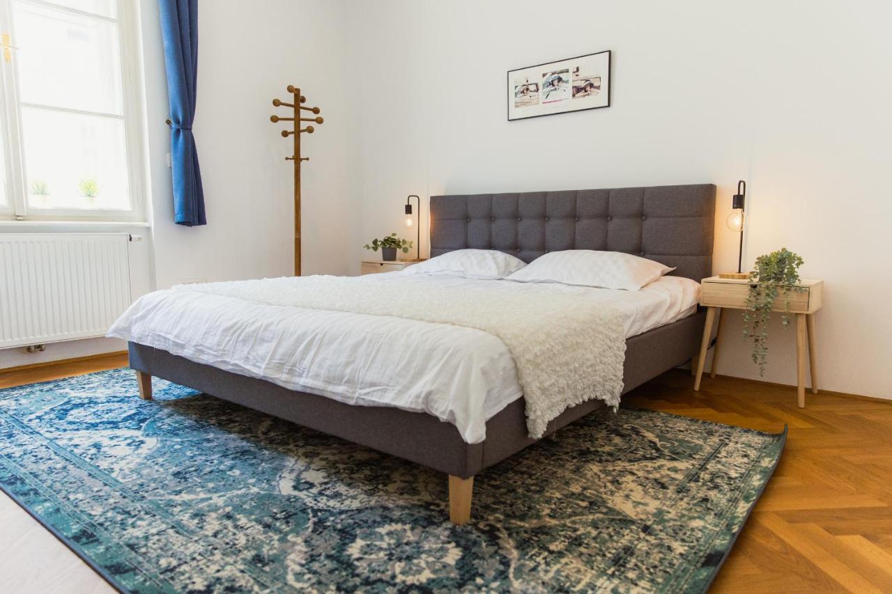 Top Location City Centre Condo In Historic Building With Free Garage Parking Ljubljana Ngoại thất bức ảnh