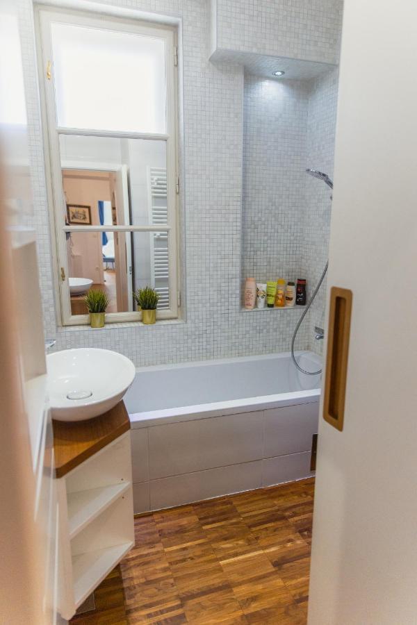 Top Location City Centre Condo In Historic Building With Free Garage Parking Ljubljana Ngoại thất bức ảnh